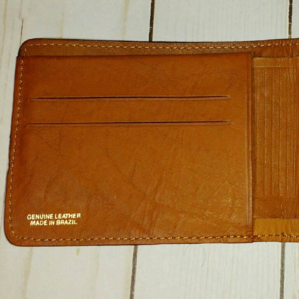 • HP {M} Genuine Leather Wallet - Picture 6 of 7
